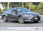 2022 Lexus ES 300h