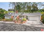 1220 Las Lomas Pl, Pacific Palisades, CA 90272