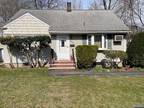 645 Arcadia Rd, Ridgewood, NJ 07450