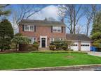 4 Bradford Ct, Tenafly, NJ 07670