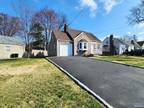 12 Lohmann Pl, Dumont, NJ 07628