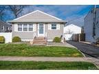 46 Hyde Ave, Iselin, NJ 08830