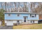16 Holiday Dr, Hopatcong, NJ 07843