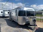 2022 Airstream Globetrotter 27FB Twin 28ft