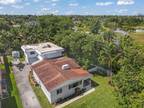 2718 Hayes St, Hollywood, FL 33020