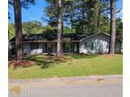 35 Fairfield Dr, Ellenwood, GA 30294