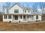 32 Lords Meadow Ln, Old Lyme, CT 06371