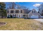 49 Beacon Hill Dr, Waterford, CT 06385