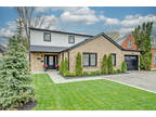 Awesome Stylish Reno on Deep Lot in Ancaster