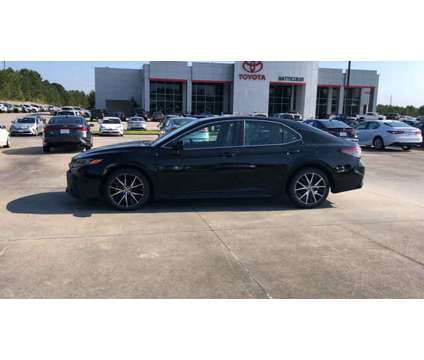 2021 Toyota Camry SE is a Black 2021 Toyota Camry SE Car for Sale in Hattiesburg MS
