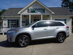 2019 Toyota Highlander Silver, 84K miles