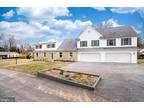 18 Mt Airy Dr, Wilmington, DE 19807