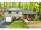 576 Forest Rd, Wayne, PA 19087