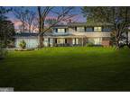 303 Forest Hill Dr, Absecon, NJ 08201