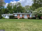 6913 N Clifton Rd, Frederick, MD 21702