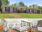 20837 Emerald Dr, Hagerstown, MD 21742