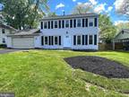 7405 Beverly Manor Dr, Annandale, VA 22003