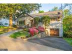 4856 29th St N, Arlington, VA 22207