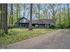 6067 Greenbriar Ct, Fayetteville, PA 17222