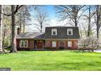 6445 Fairway Dr W, Fayetteville, PA 17222