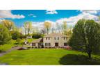 2240 Meadow Brook Dr, Schnecksville, PA 18078