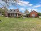 Texas Gentleman's Ranch in Blooming Grove