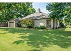 Unique Family House. 81 E Cydnee St #a, Fayetteville, Ar 72703