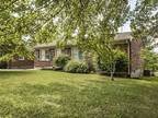 1202 Heatherbourne Dr, Lagrange, Ky 40031