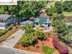 29 Van Ripper Ln, Orinda, CA 94563