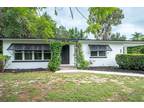 107 E Myrtle St, Howey in the Hills, FL 34737