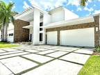 8236 33rd Ter NW, Doral, FL 33122