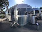2023 Airstream Flying Cloud 28RB Twin 28ft