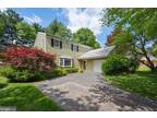 915 Pickering Dr, Yardley, PA 19067