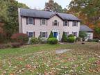 66 Pepperbox Rd, Waterford, CT 06385