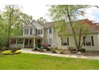 80 Country Ln, Bethany, CT 06524