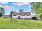 4245 Apple St, Felton, PA 17322