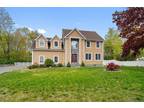 9 Oak Ln, Danbury, CT 06811