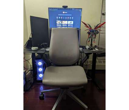 Steelcase Gesture Łeather Fully Loaded {Free Delivery} 2 Colors is a Grey Office Equip &amp; Supplies for Sale in Toronto ON