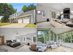 1529 Kingstream Cir, Herndon, VA 20170