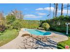 15725 Hesby St, Encino, CA 91436