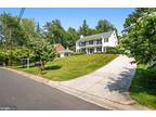 7129 Helmsdale Rd, Bethesda, MD 20817