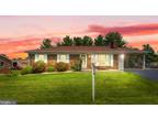 22112 Pikeside Dr, Smithsburg, MD 21783
