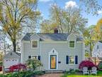 61 Ledgewood Rd, West Hartford, CT 06107