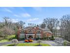 152 Woodhollow Rd, Roslyn Heights, NY 11577