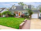 135 Aster Dr, New Hyde Park, NY 11040