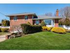 136 Oakwood Dr, Syosset, NY 11791