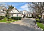 65 Charney Ct, Manhasset, NY 11030