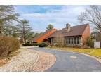 2 Farmwoods Ln, Upper Brookville, NY 11545