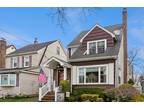 344 Marcellus Rd, Mineola, NY 11501