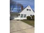 70 Walnut Ln, Hicksville, NY 11801